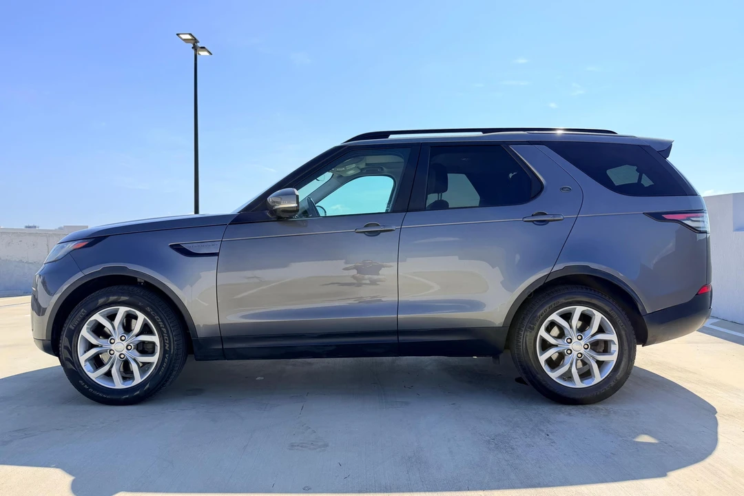 2018 Land Rover Discovery 5th Gen - Image 3 of 31