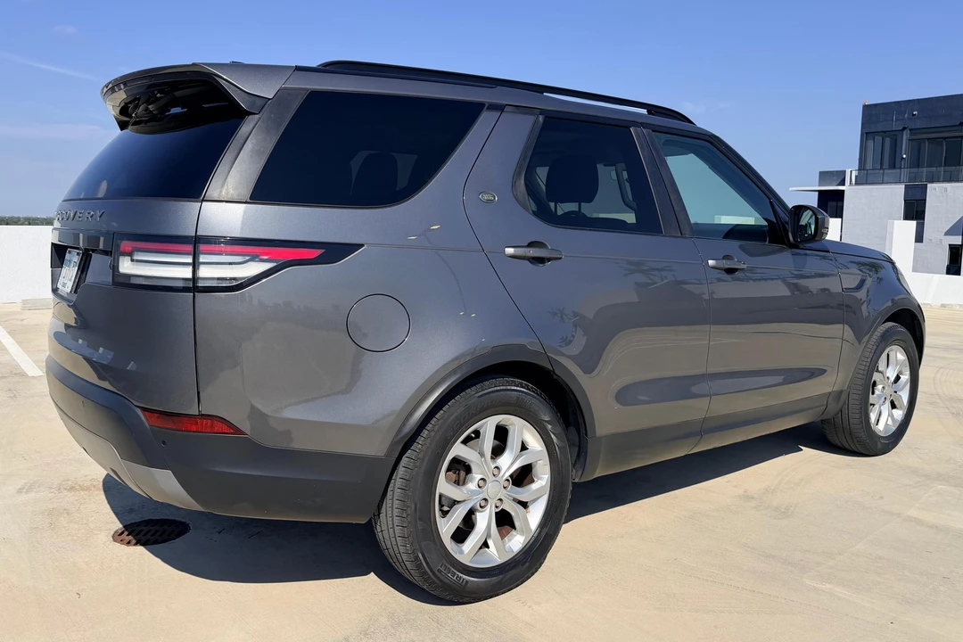 2018 Land Rover Discovery 5th Gen - Image 4 of 31