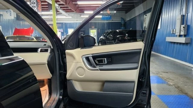 2018 Land Rover Discovery 5th Gen - Image 11 of 12