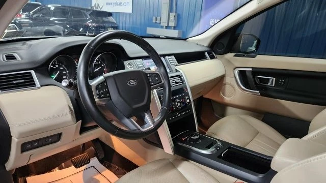 2018 Land Rover Discovery 5th Gen - Image 8 of 12
