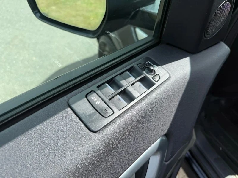 2018 Land Rover Discovery 5th Gen - Image 12 of 12