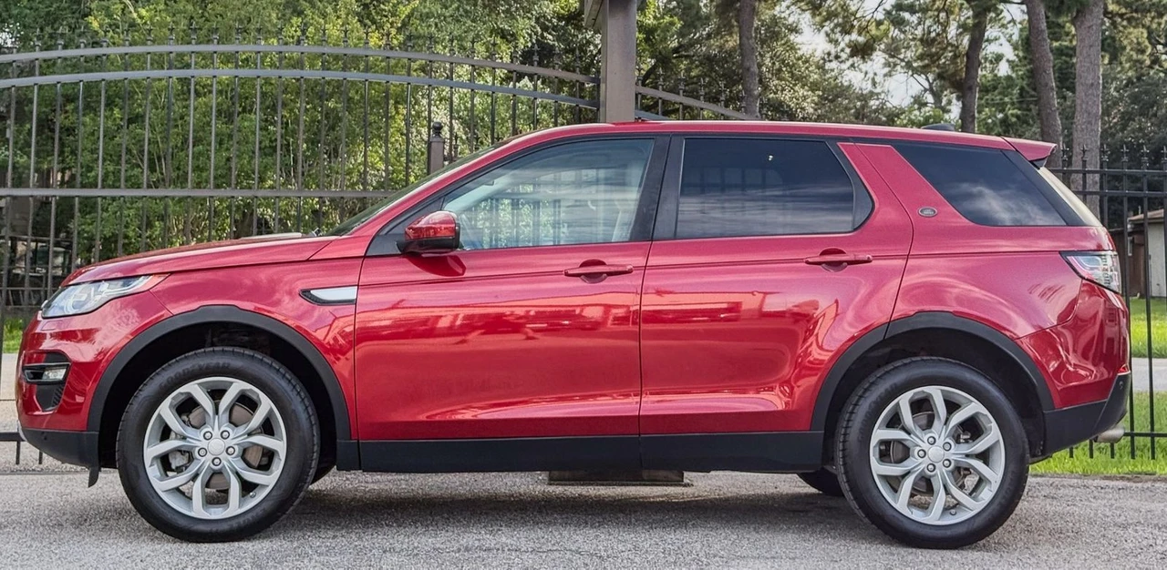 2018 Land Rover Discovery 5th Gen - Image 3 of 12