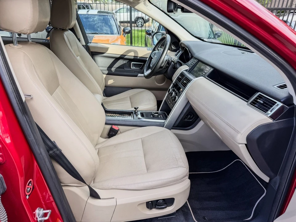 2018 Land Rover Discovery 5th Gen - Image 11 of 12
