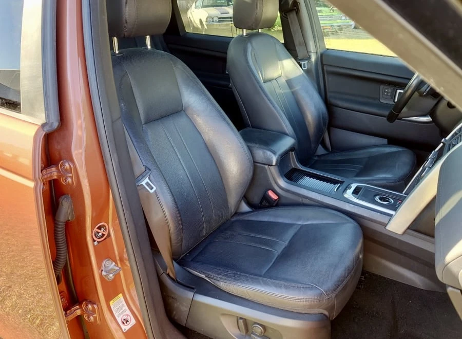 2018 Land Rover Discovery - Image 17 of 19