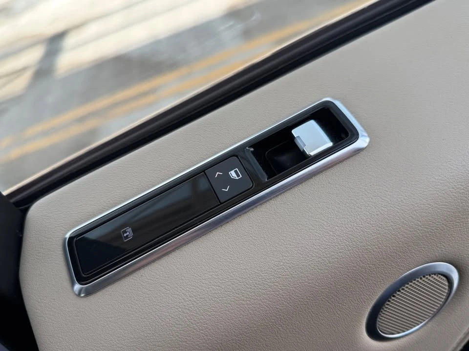 2018 Land Rover Range Rover L405 - Image 13 of 20