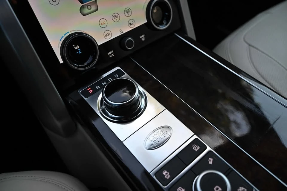2018 Land Rover Range Rover L405 - Image 13 of 17