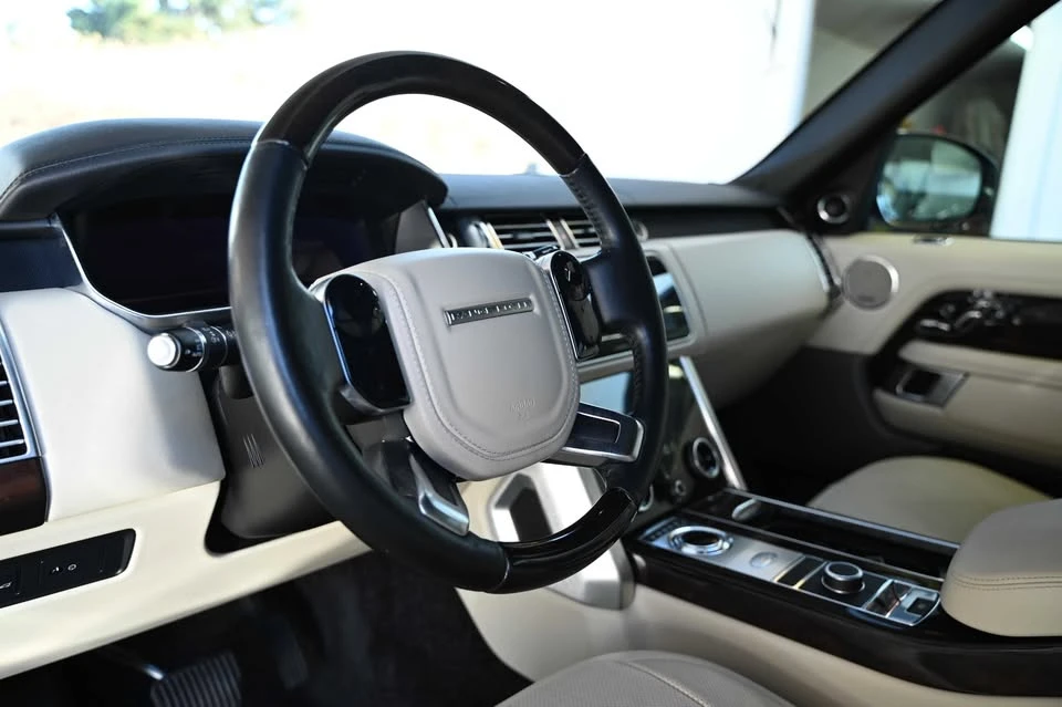 2018 Land Rover Range Rover L405 - Image 14 of 17