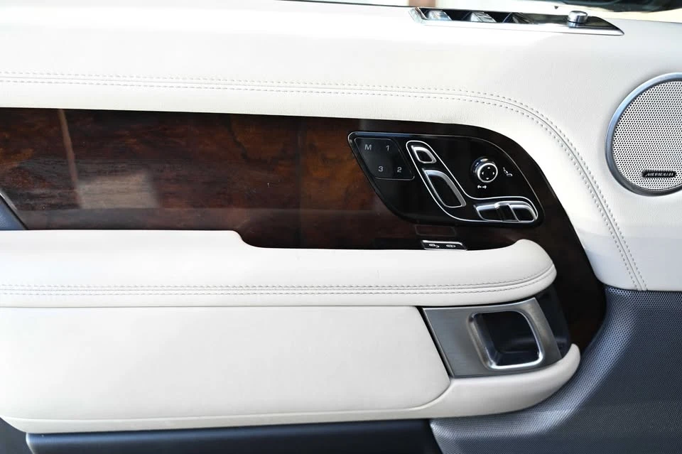 2018 Land Rover Range Rover L405 - Image 10 of 17