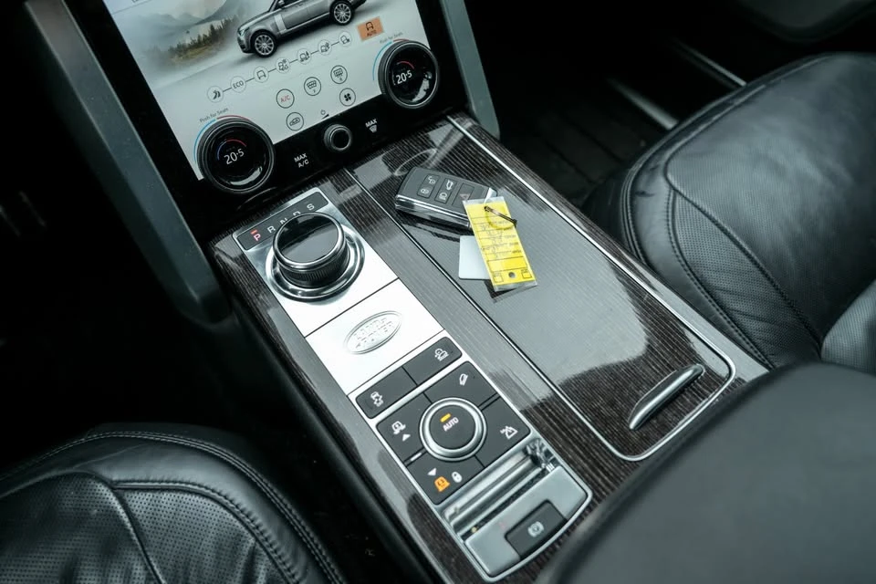 2018 Land Rover Range Rover L405 - Image 16 of 20