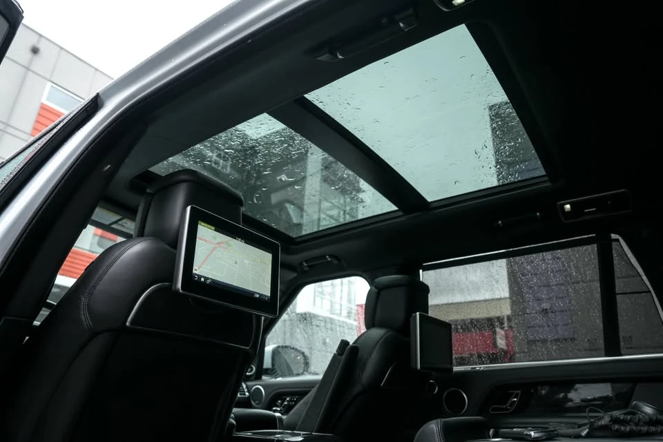 2018 Land Rover Range Rover L405 - Image 7 of 20