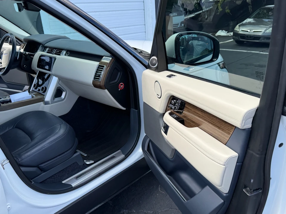 2018 Land Rover Range Rover L405 - Image 18 of 21