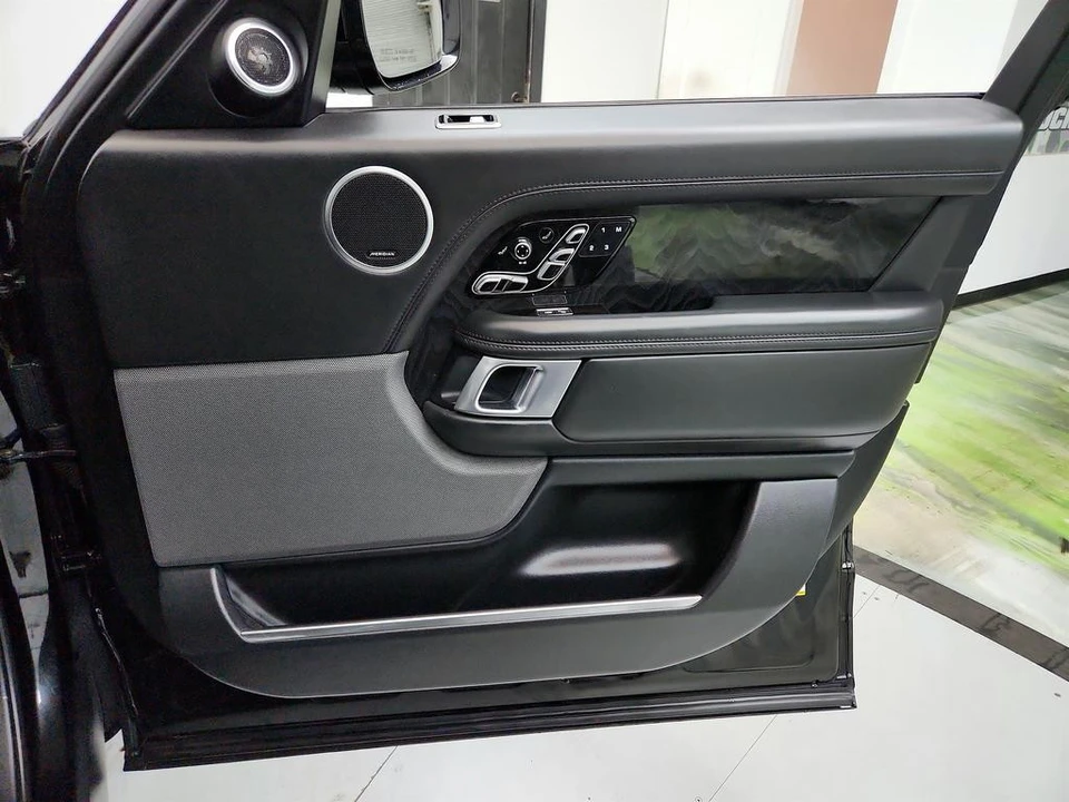 2018 Land Rover - Image 29 of 31