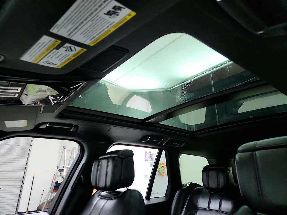 2018 Land Rover - Image 15 of 31
