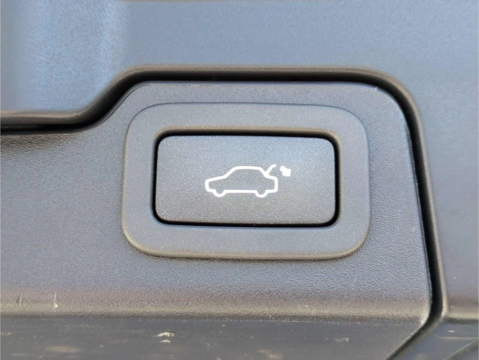 2018 Land Rover Range Rover Evoque 1st Gen - Image 13 of 20