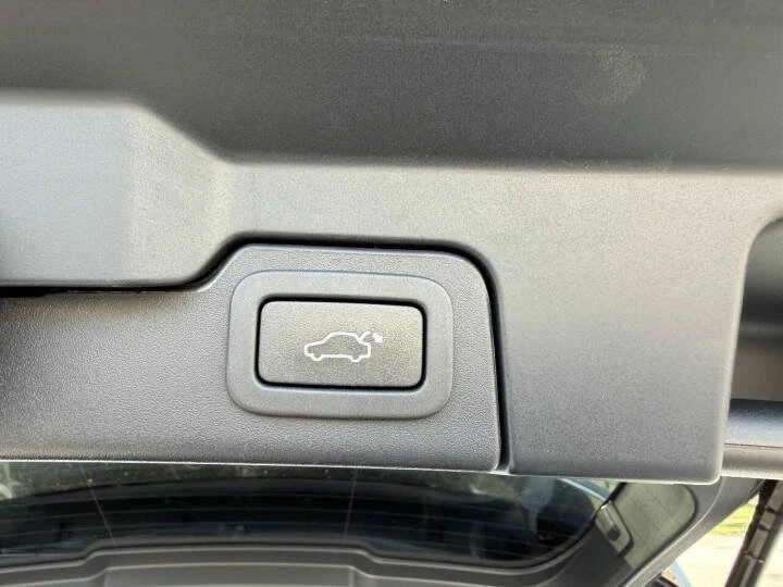 2018 Land Rover Range Rover Evoque 1st Gen - Image 9 of 20