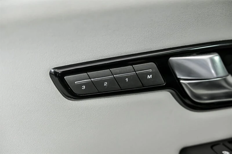 2018 Land Rover Range Rover Evoque 1st Gen - Image 16 of 21