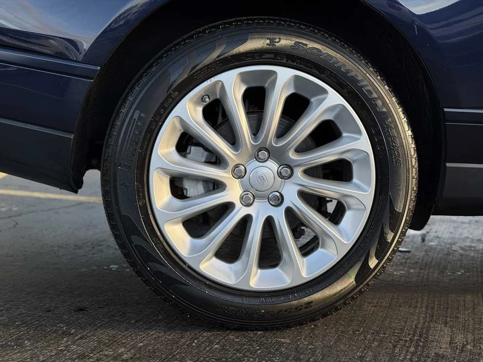 2018 Land Rover Range Rover L405 - Image 18 of 31