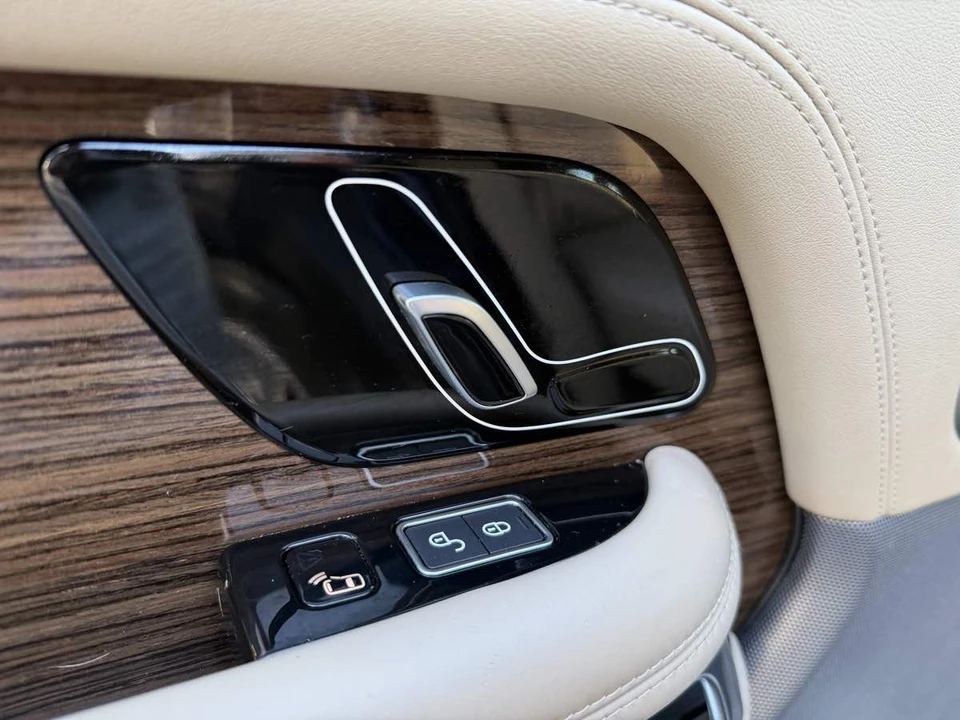 2018 Land Rover Range Rover L405 - Image 26 of 31