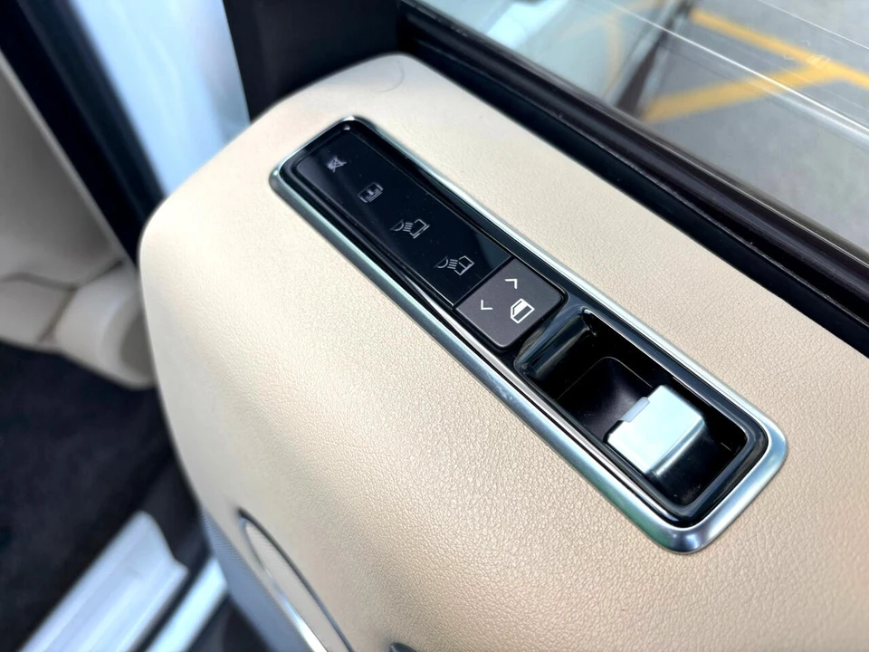 2018 Land Rover Range Rover L405 - Image 17 of 21