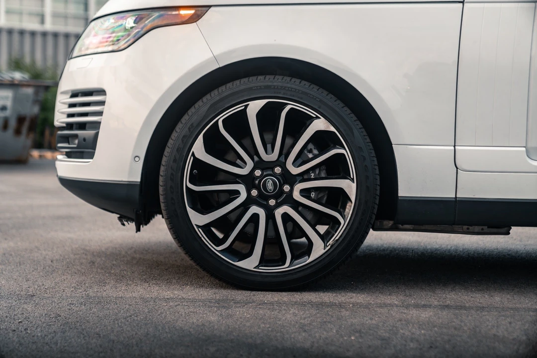 2018 Land Rover Range Rover L405 - Image 17 of 24