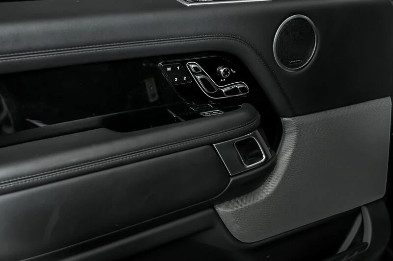 2018 Land Rover Range Rover L405 - Image 13 of 31