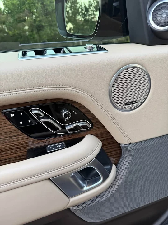 2018 Land Rover Range Rover L405 - Image 17 of 20
