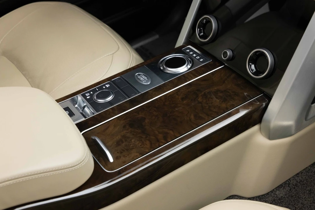 2018 Land Rover Range Rover L405 - Image 14 of 31