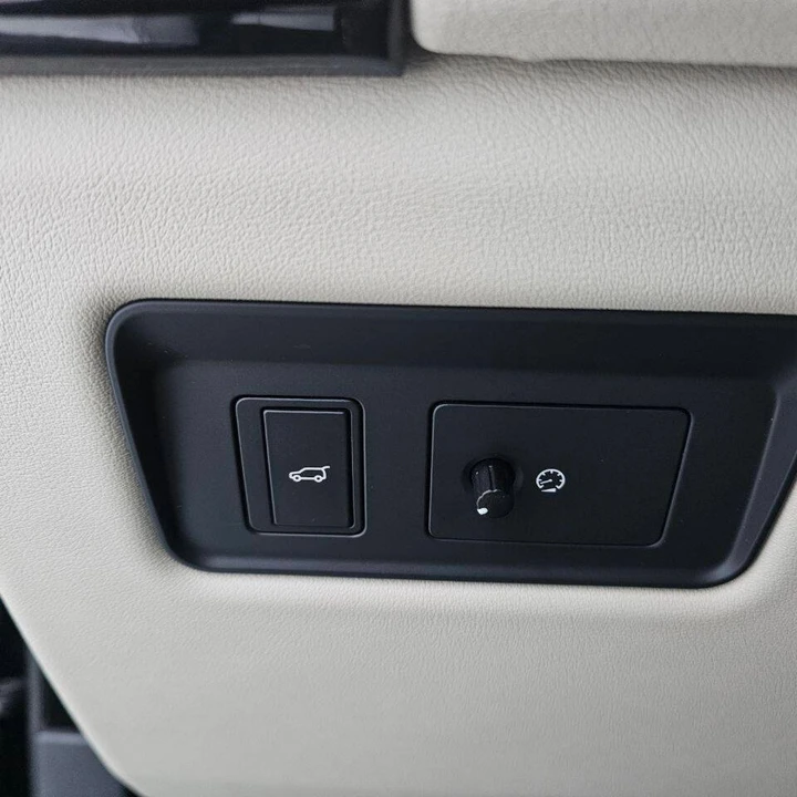 2018 Land Rover Range Rover L405 - Image 11 of 20