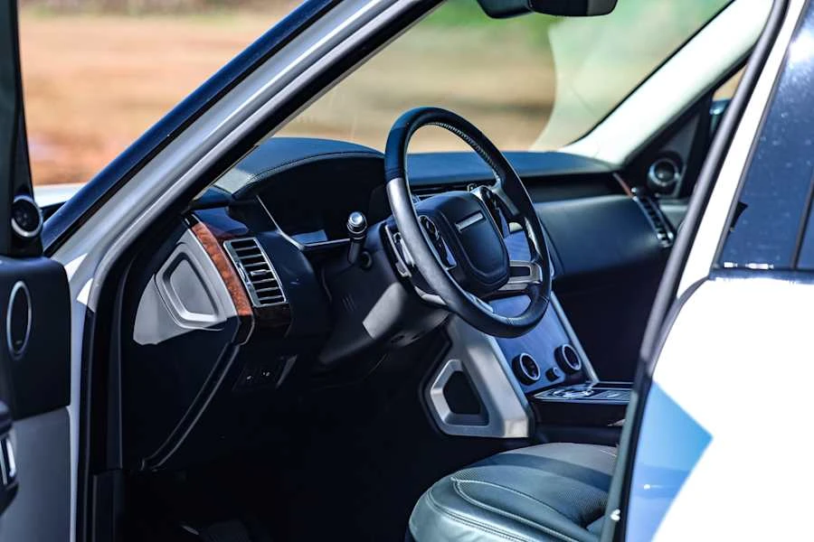 2018 Land Rover Range Rover L405 - Image 23 of 31