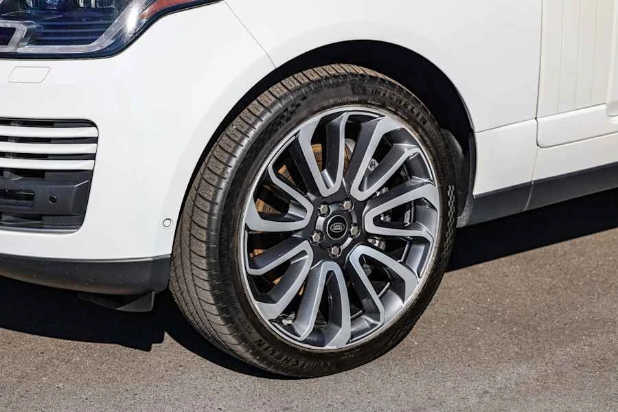 2018 Land Rover Range Rover L405 - Image 12 of 31
