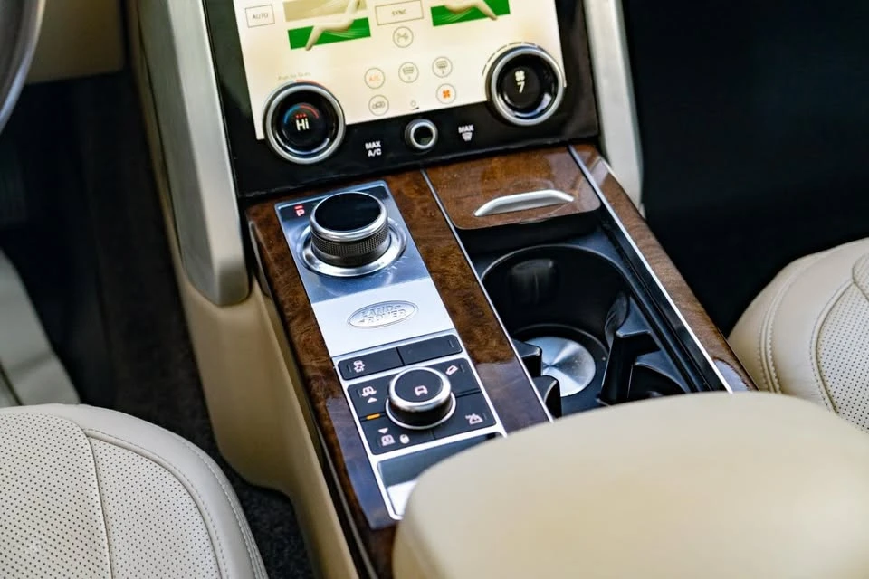 2018 Land Rover Range Rover L405 - Image 12 of 17