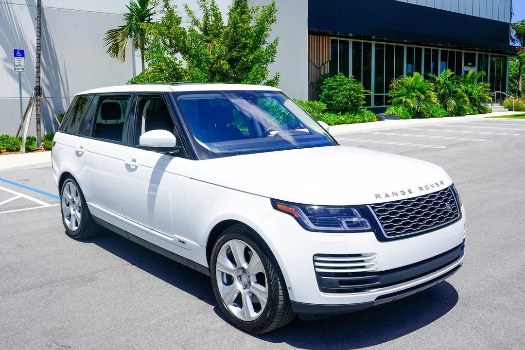 2018 Land Rover Range Rover L405 - Image 9 of 31