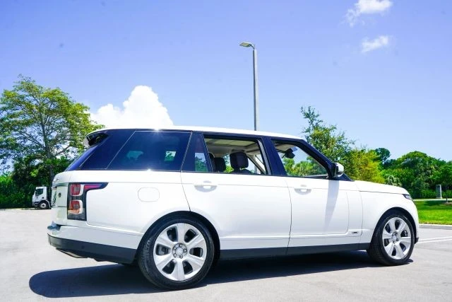 2018 Land Rover Range Rover L405 - Image 11 of 31