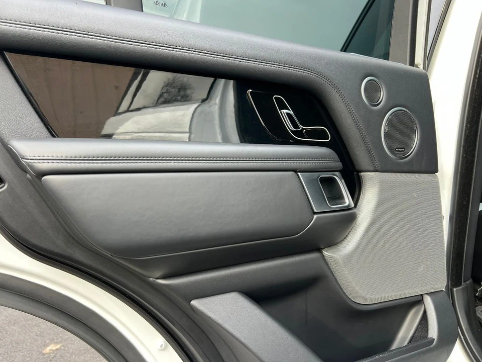 2018 Land Rover Range Rover L405 - Image 16 of 21
