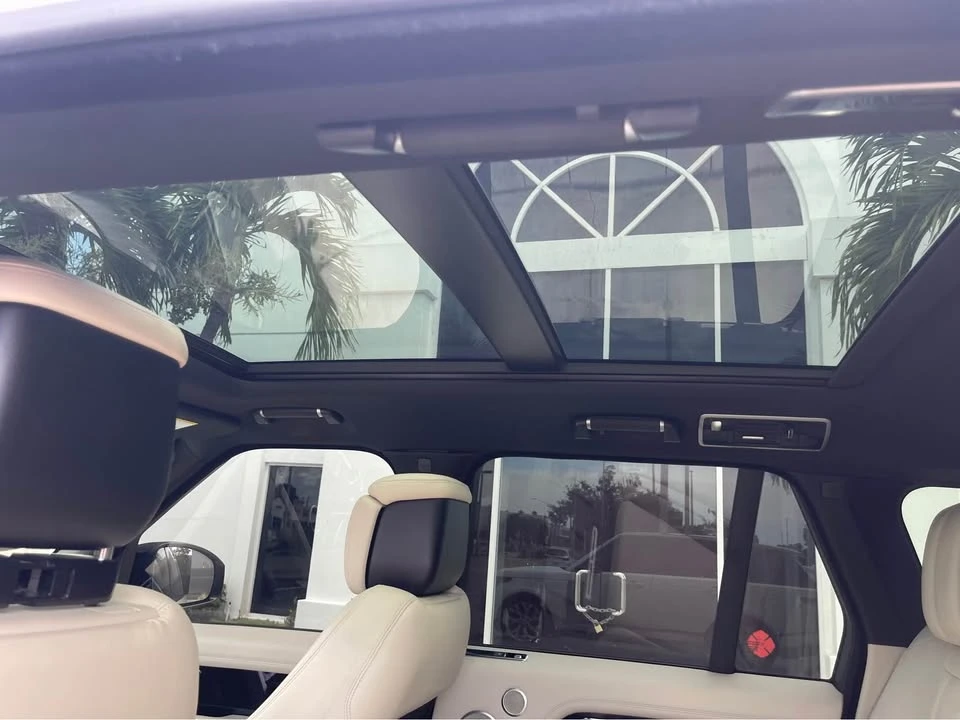 2018 Land Rover Range Rover L405 - Image 7 of 20