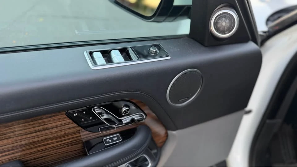 2018 Land Rover Range Rover L405 - Image 9 of 20