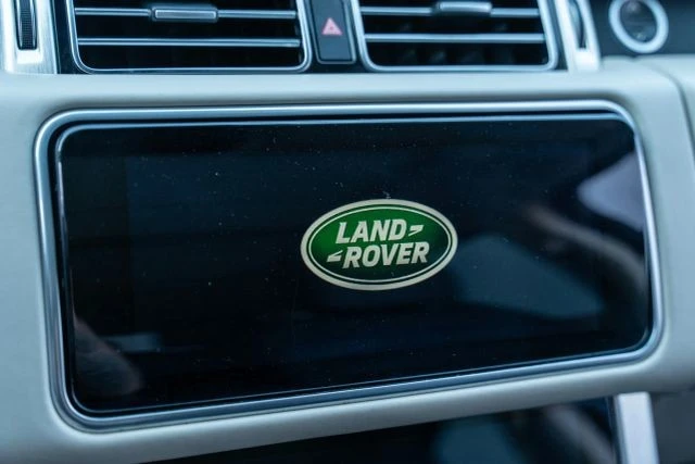2018 Land Rover Range Rover L405 - Image 5 of 16