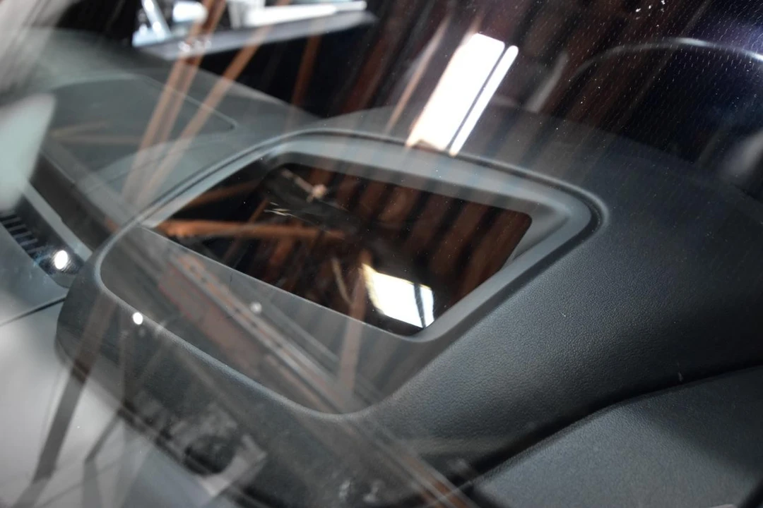 2018 Land Rover Range Rover L405 - Image 17 of 31