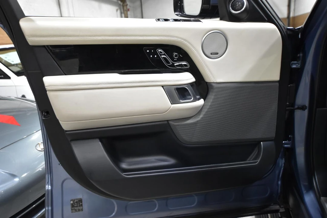 2018 Land Rover Range Rover L405 - Image 12 of 31