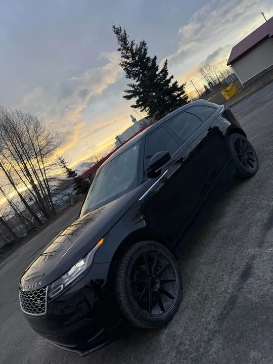 2018 Land Rover Range Rover Velar - Image 2 of 10
