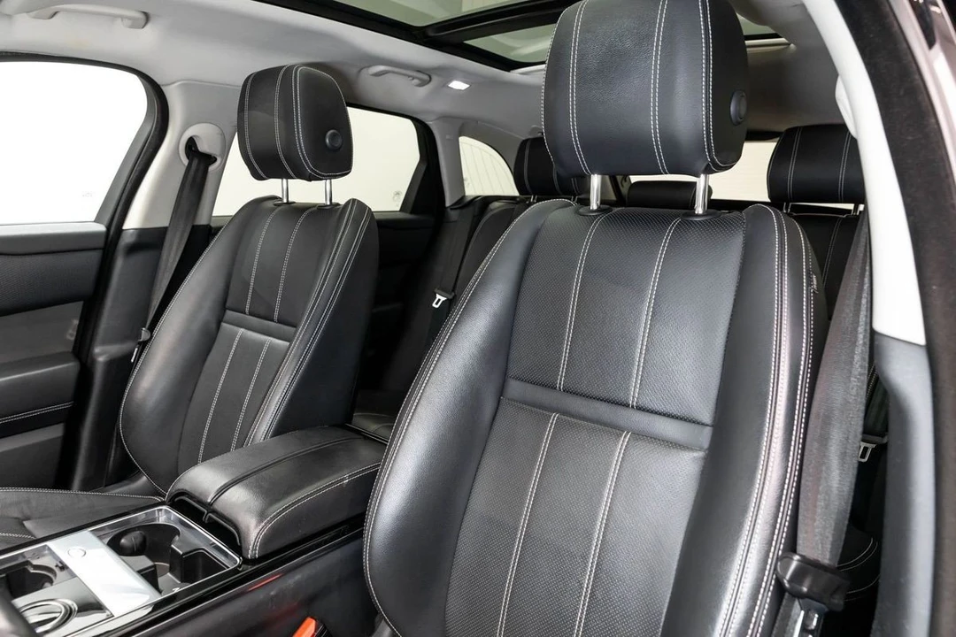 2018 Land Rover Range Rover Velar - Image 19 of 21