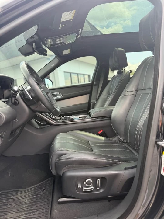 2018 Land Rover Range Rover Velar - Image 7 of 15