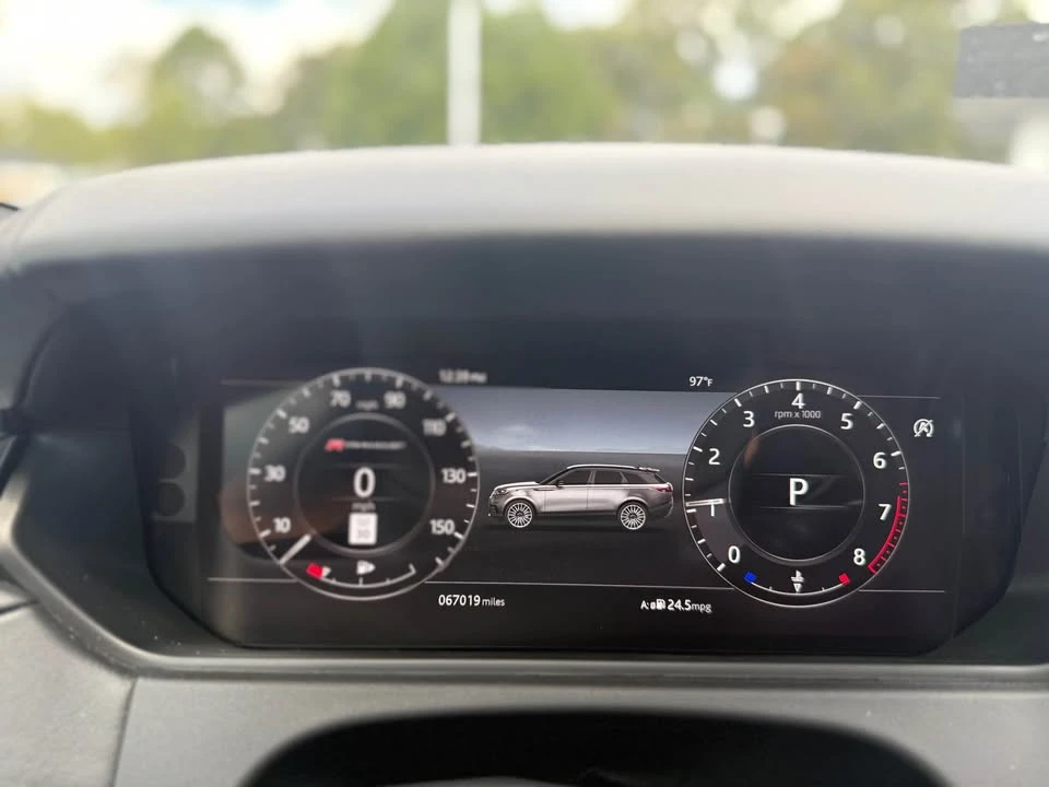 2018 Land Rover Range Rover Velar - Image 13 of 15