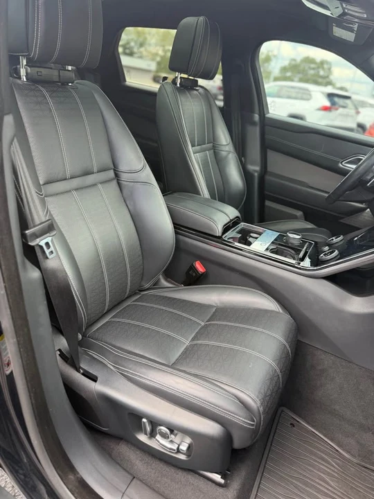 2018 Land Rover Range Rover Velar - Image 11 of 15