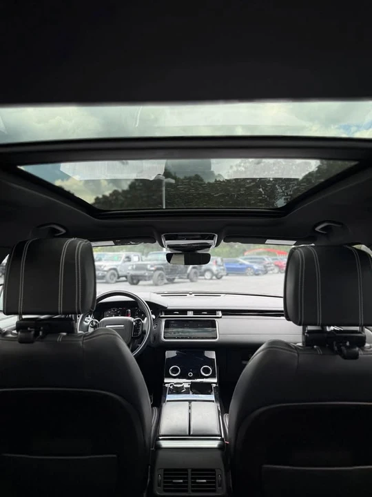 2018 Land Rover Range Rover Velar - Image 10 of 15