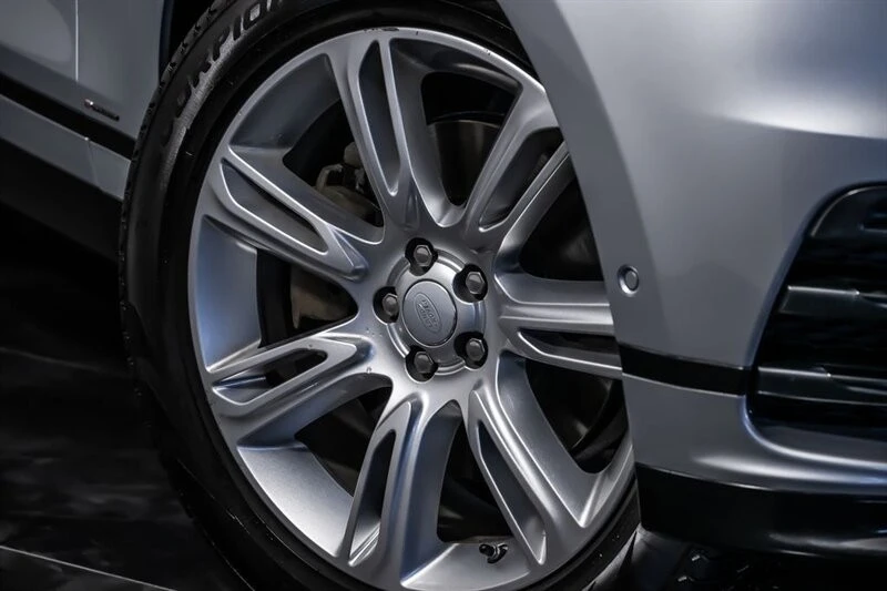 2018 Land Rover Range Rover Velar - Image 3 of 21