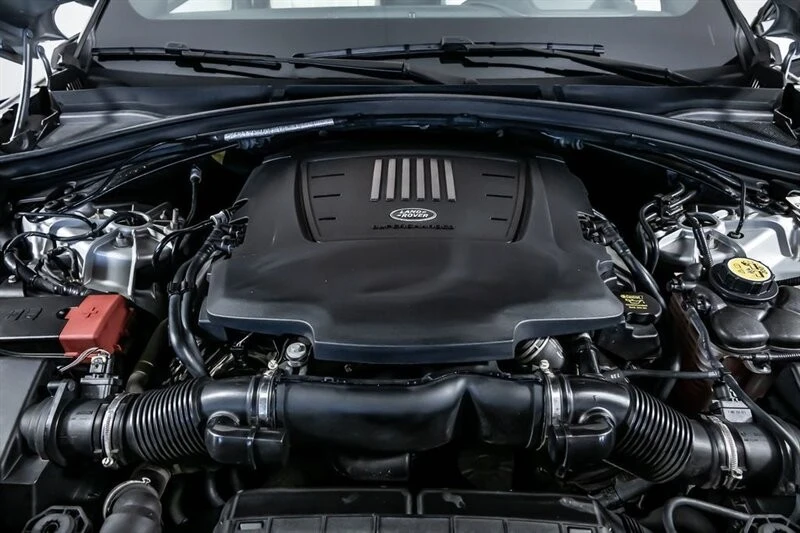 2018 Land Rover Range Rover Velar - Image 15 of 21