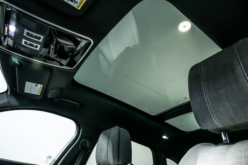 2018 Land Rover Range Rover Velar - Image 21 of 21