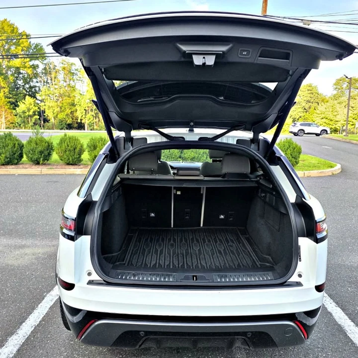 2018 Land Rover Range Rover Velar - Image 16 of 18