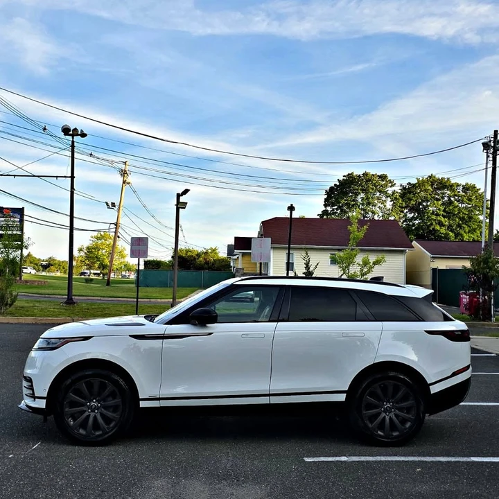 2018 Land Rover Range Rover Velar - Image 9 of 18